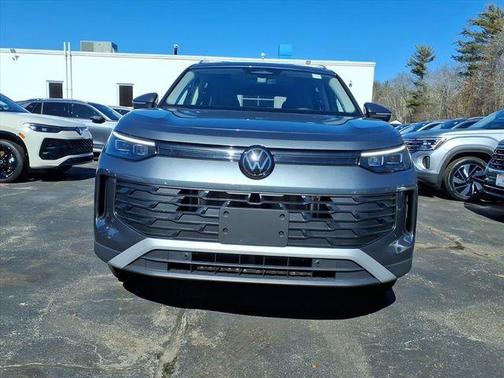 Platinum Gray Metallic 2026 Volkswagen Tiguan 2.0T SE