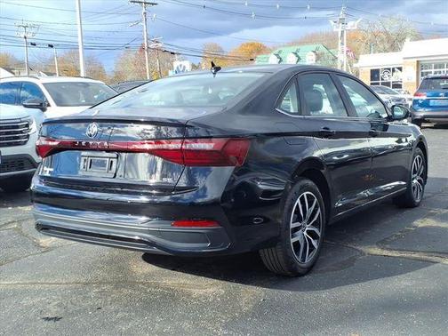 Deep Black Pearl Effect 2026 Volkswagen Jetta 1.5T SE