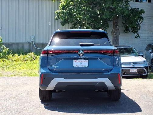 Monterey Blue Pearl 2026 Volkswagen Tiguan 2.0T SE