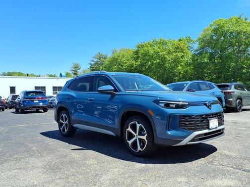 Monterey Blue Pearl 2026 Volkswagen Tiguan 2.0T SE