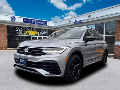 2024 Volkswagen Tiguan 2.0T SE R-Line Black