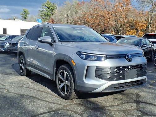 Pyrite Silver Metallic 2026 Volkswagen Tiguan 2.0T SE
