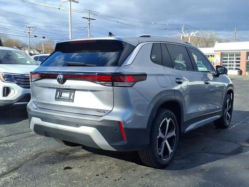 Pyrite Silver Metallic 2026 Volkswagen Tiguan 2.0T SE