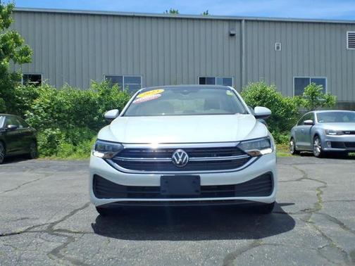 Opal White Pearl Effect 2023 Volkswagen Jetta 1.5T SE