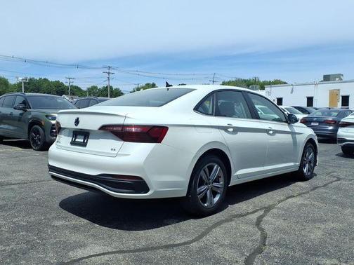 Opal White Pearl Effect 2023 Volkswagen Jetta 1.5T SE