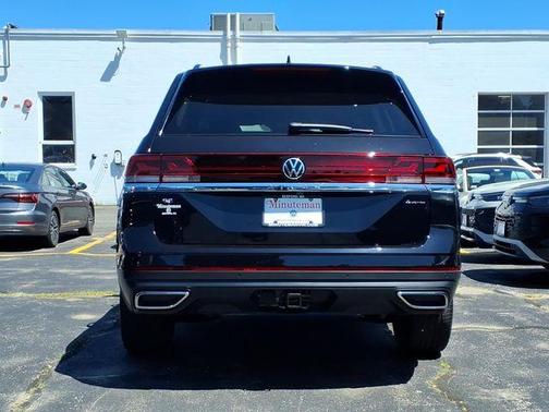 Deep Black Pearl 2026 Volkswagen Atlas 2.0T SE W/TECHNOLOGY