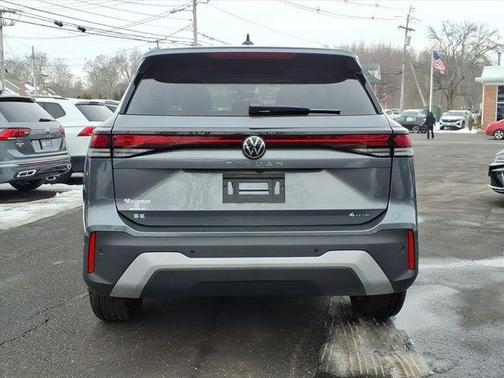 Platinum Gray Metallic 2026 Volkswagen Tiguan 2.0T SE
