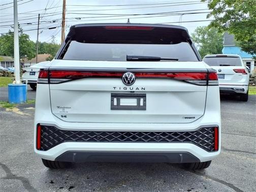 2025 Volkswagen Tiguan 2.0T SE R-Line Black
