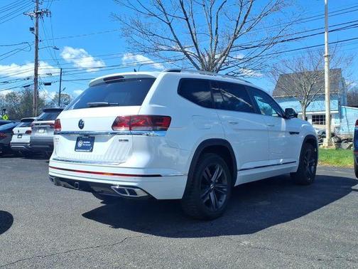Oryx White Pearl Effect 2022 Volkswagen Atlas 3.6 V6 SEL R-Line