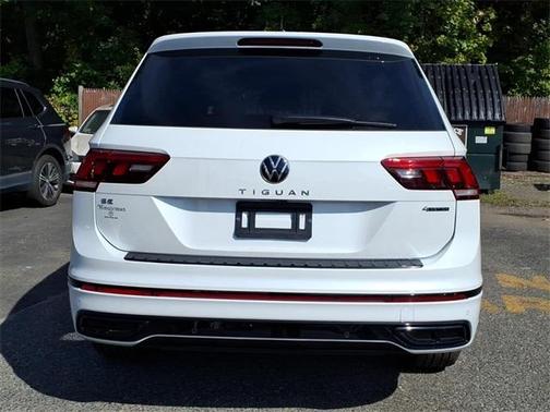 2022 Volkswagen Tiguan 2.0T SE R-Line Black