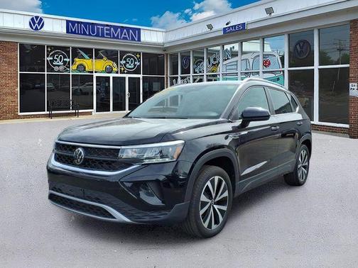 Deep Black Pearl Effect 2023 Volkswagen Taos 1.5T SE