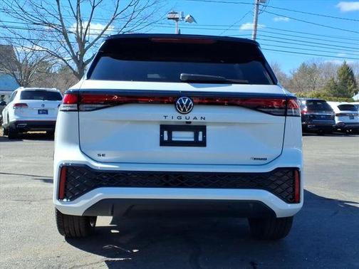 Opal White Pearl 2026 Volkswagen Tiguan 2.0T SE R-Line Black