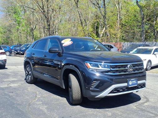 Deep Black Pearl Effect 2023 Volkswagen Atlas Cross Sport 2.0T SE