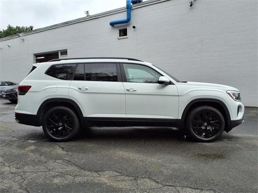 2025 Volkswagen Atlas 2.0T SE