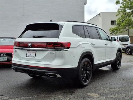 2025 Volkswagen Atlas 2.0T SE