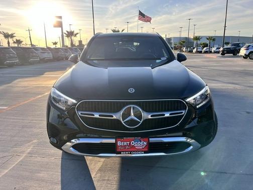 2025 Mercedes-Benz GLC 300 