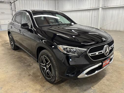2026 Mercedes-Benz GLC 300 