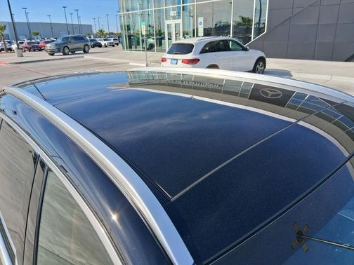 2026 Mercedes-Benz GLC 300 