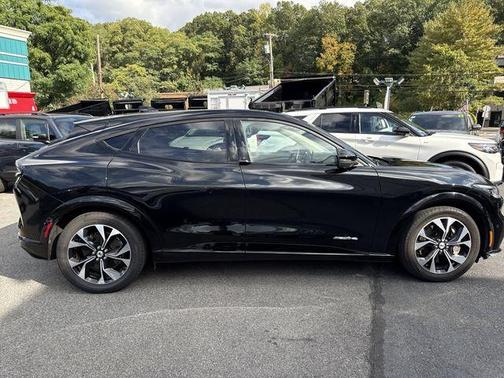 2022 Ford Mustang Mach-E Premium