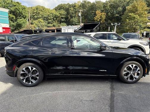 2022 Ford Mustang Mach-E Premium