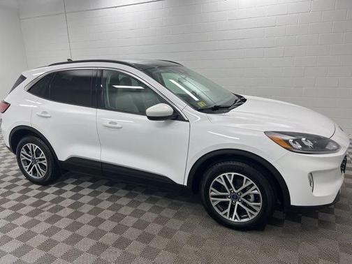 Oxford White 2022 Ford Escape SEL