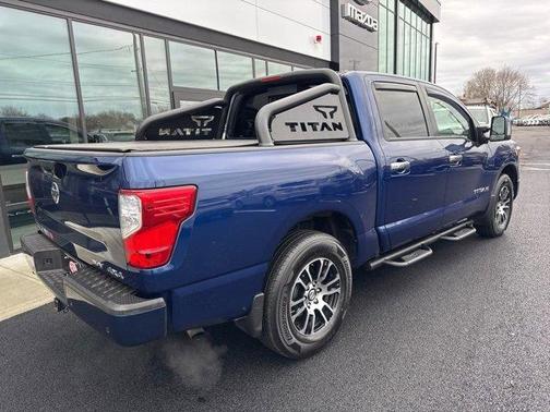 2021 Nissan Titan SV