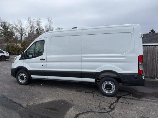 Oxford White 2026 Ford Transit-250 148 WB Medium Roof Cargo