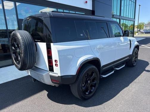 2024 Land Rover Defender 110 S