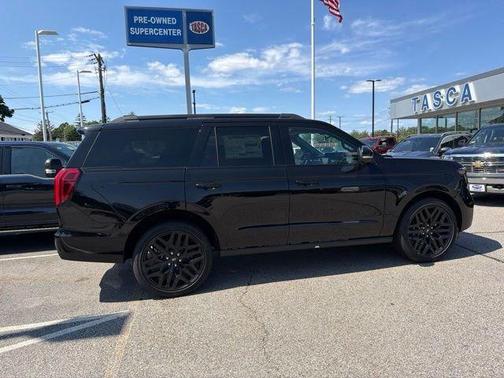 Agate Black Metallic 2027 Ford Expedition Platinum