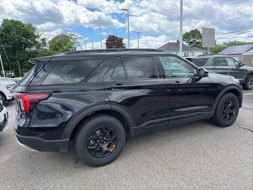 Agate Black Metallic 2026 Ford Explorer Tremor