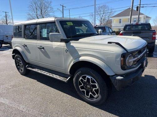 2026 Ford Bronco Outer Banks