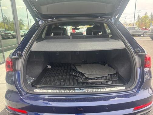 Navarra Blue Metallic 2024 Audi Q3 45 S line Premium