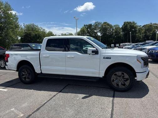 2025 Ford F-150 Lightning LARIAT