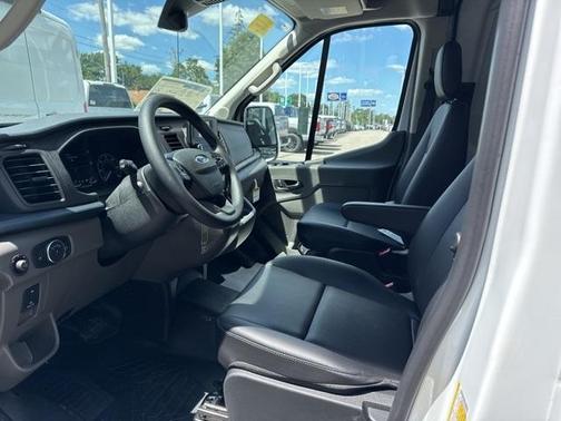 2025 Ford Transit-250 148 WB Medium Roof Cargo