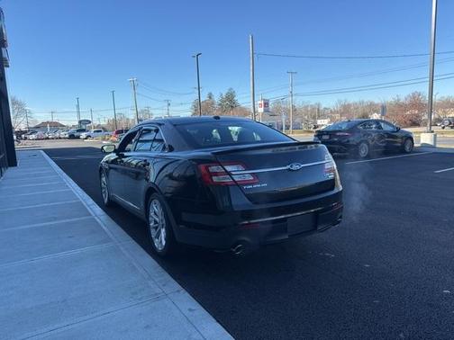 2015 Ford Taurus Limited