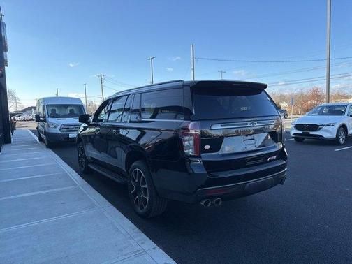 2022 Chevrolet Suburban RST