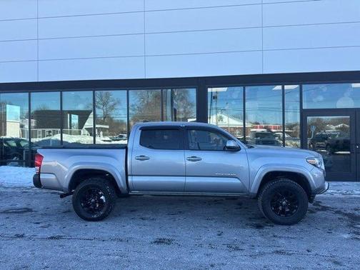 2017 Toyota Tacoma SR5