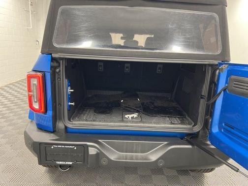 Velocity Blue Metallic 2024 Ford Bronco Outer Banks