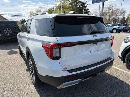 Star White 2026 Ford Explorer Platinum