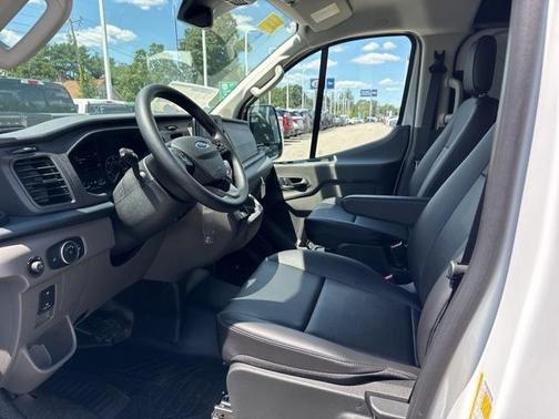 2025 Ford Transit-250 