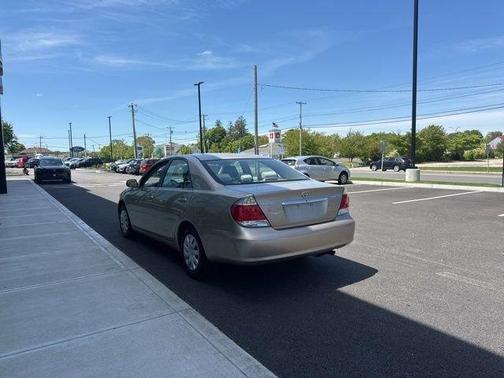 Brown 2005 Toyota Camry LE