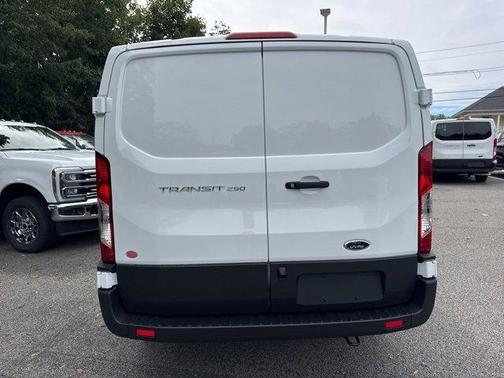 2025 Ford Transit-250 