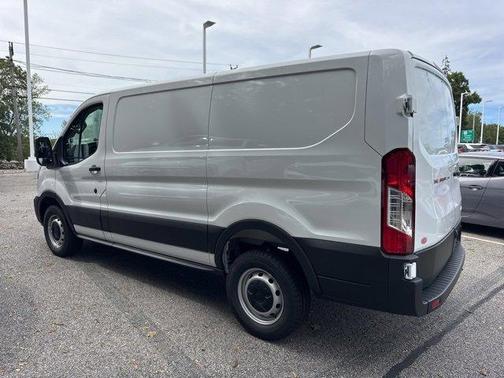 2025 Ford Transit-250 