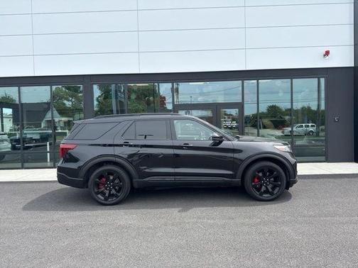 Black Metallic 2020 Ford Explorer ST