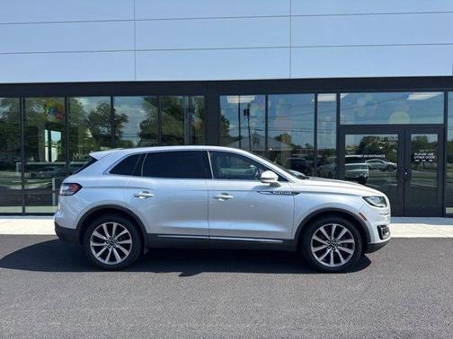 2019 Lincoln Nautilus Select