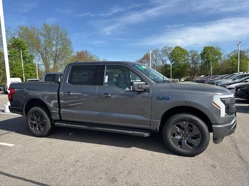 2025 Ford F-150 Lightning Flash