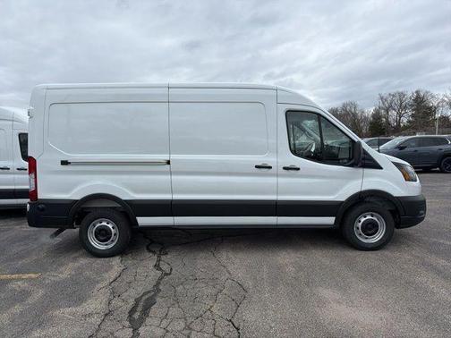 2026 Ford Transit-250 148 WB Medium Roof Cargo