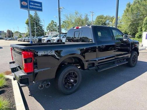 Agate Black Metallic 2026 Ford F-350 Lariat Super Duty