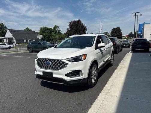 White Metallic 2023 Ford Edge SEL