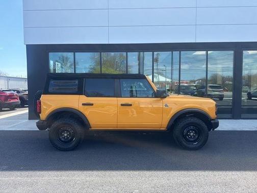 Orange Metallic 2022 Ford Bronco Black Diamond